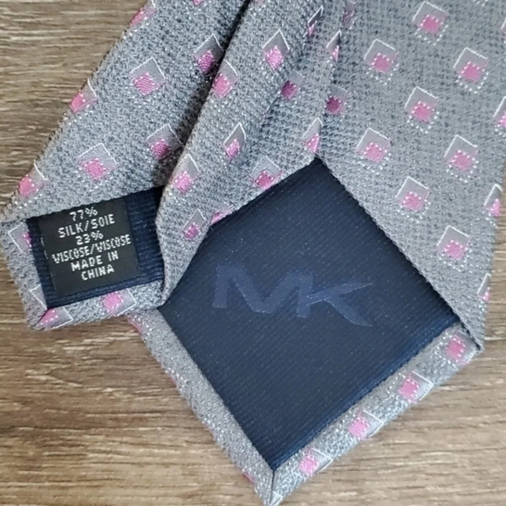 Michael KORS Gray & Pink / Purple Asymmetrical Square‎ Tie NWT
